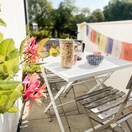 L'Olympique: Appartement Cosy, Vue Canal Grande Terrasse Et Parking Vaires-sur-Marne Luaran gambar